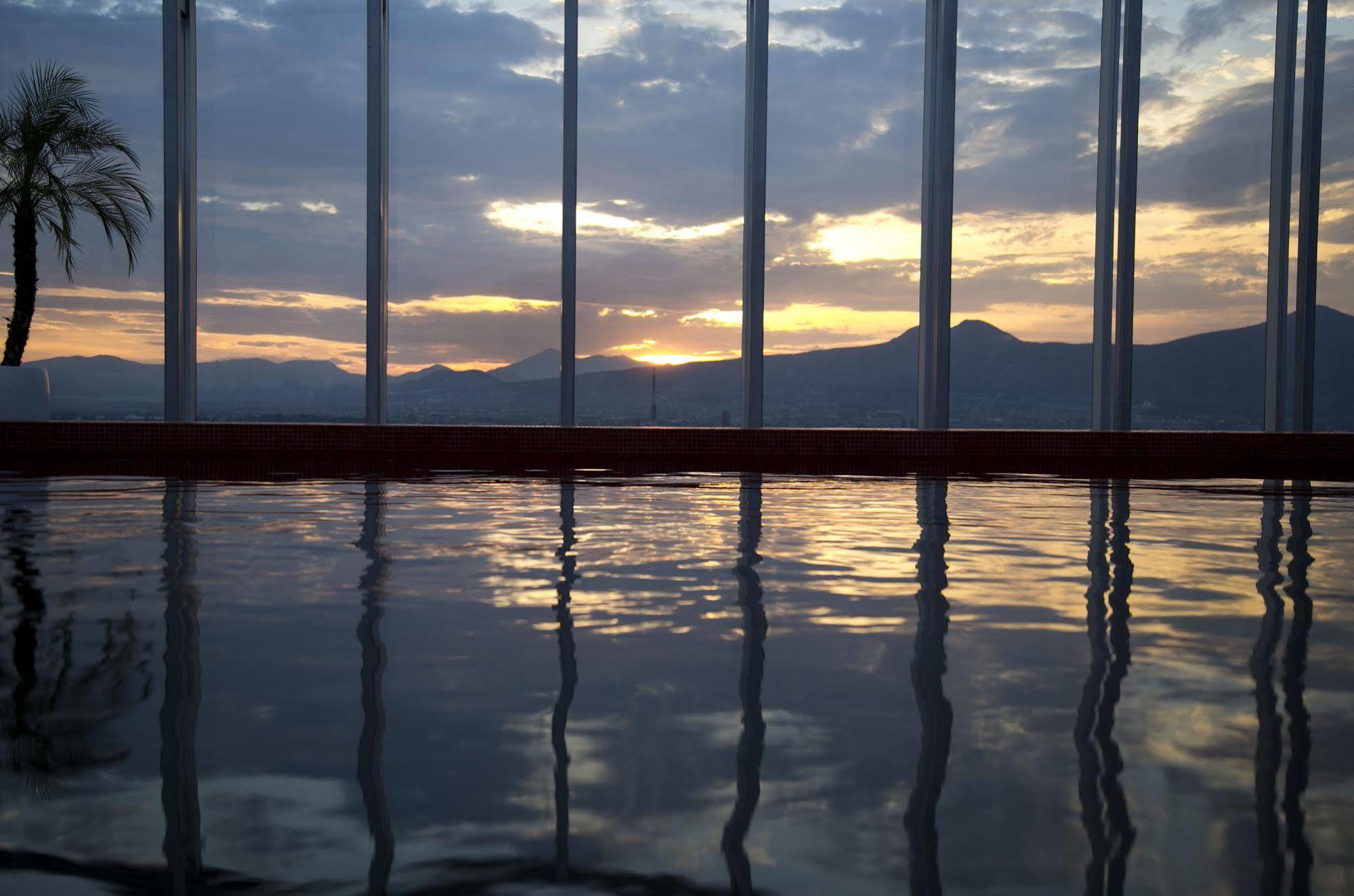 Hotel Belo Grand มอเรเลีย ภายนอก รูปภาพ